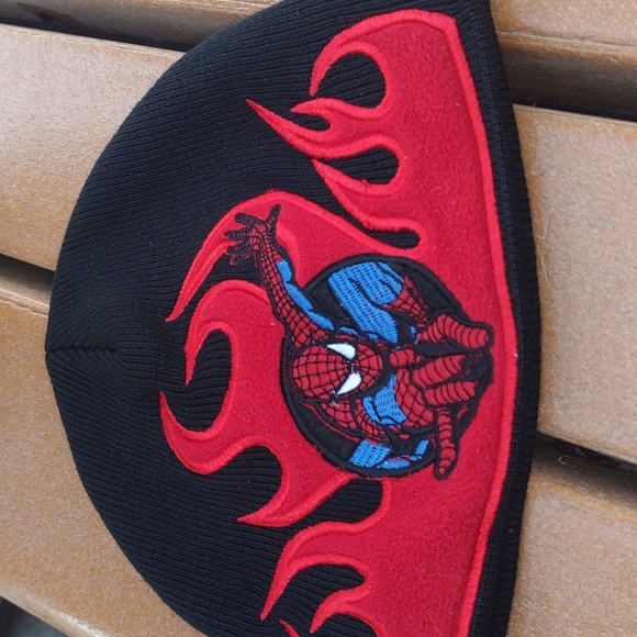 Marvel Amazing Spider Man Red Fire Blaze Embroidered Skull Beanie Hat OS - Picture 2 of 6